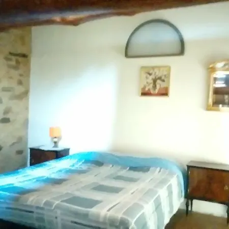 Tuskany Stonehouse بيت ضيافة *